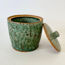 Load image into Gallery viewer, Lidded container: Birds-egg green.     0030
